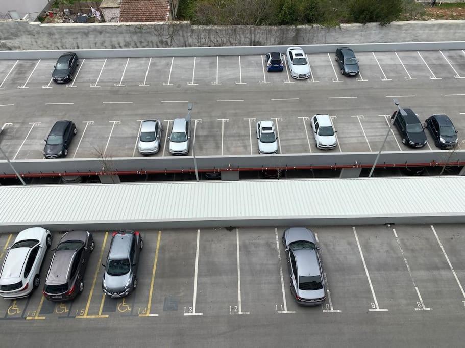 New Modern Apt Near Old Town - Private Parking Ζαντάρ Εξωτερικό φωτογραφία