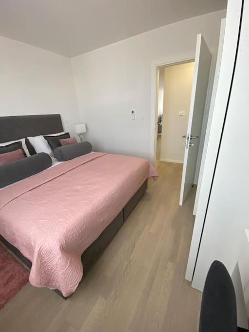 New Modern Apt Near Old Town - Private Parking Ζαντάρ Εξωτερικό φωτογραφία