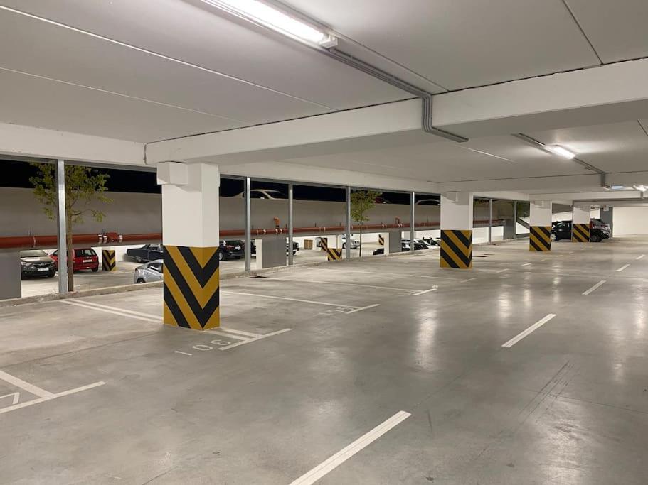 New Modern Apt Near Old Town - Private Parking Ζαντάρ Εξωτερικό φωτογραφία
